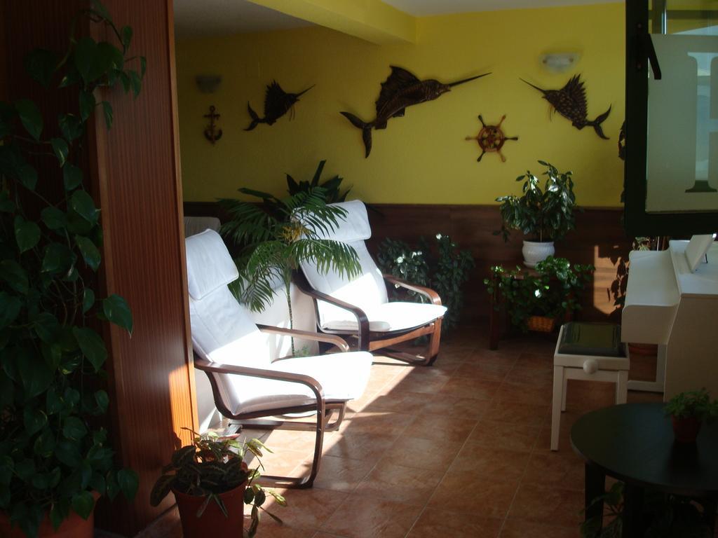 Hotel Brisamar Banugues Екстер'єр фото
